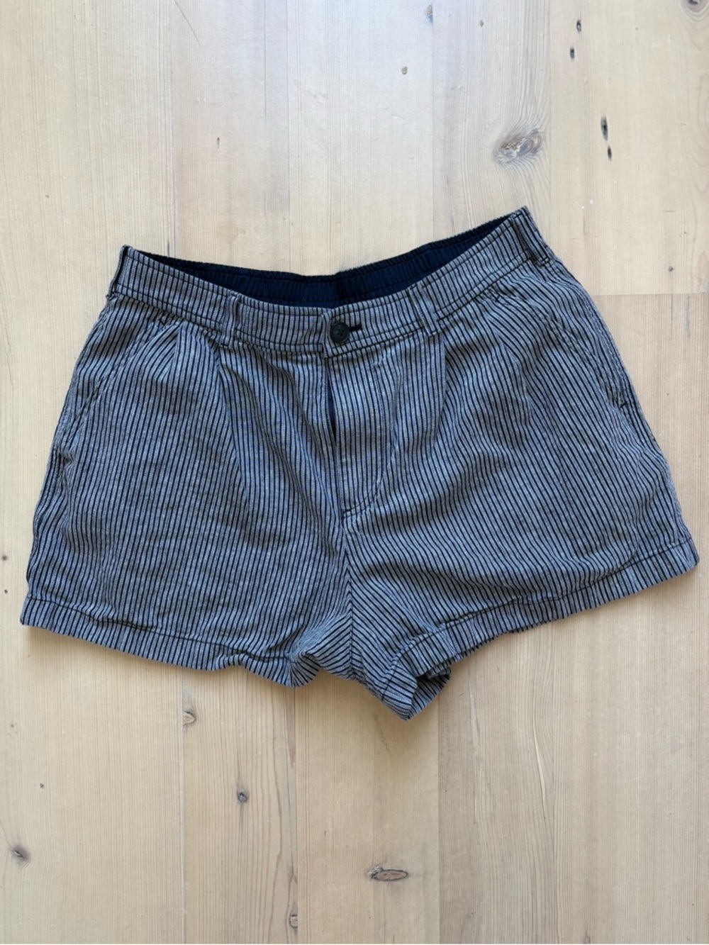 Uniqlo Navy and White Striped High-Waist Women's Shorts